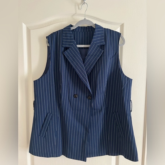 costume - Picture 1 of 7